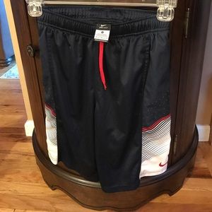 Boys Nike Elite Shorts size M